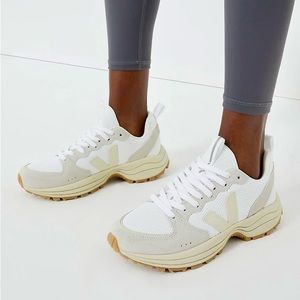 NEW IN BOX Veja Venturi Tan Sneakers Alveomesh